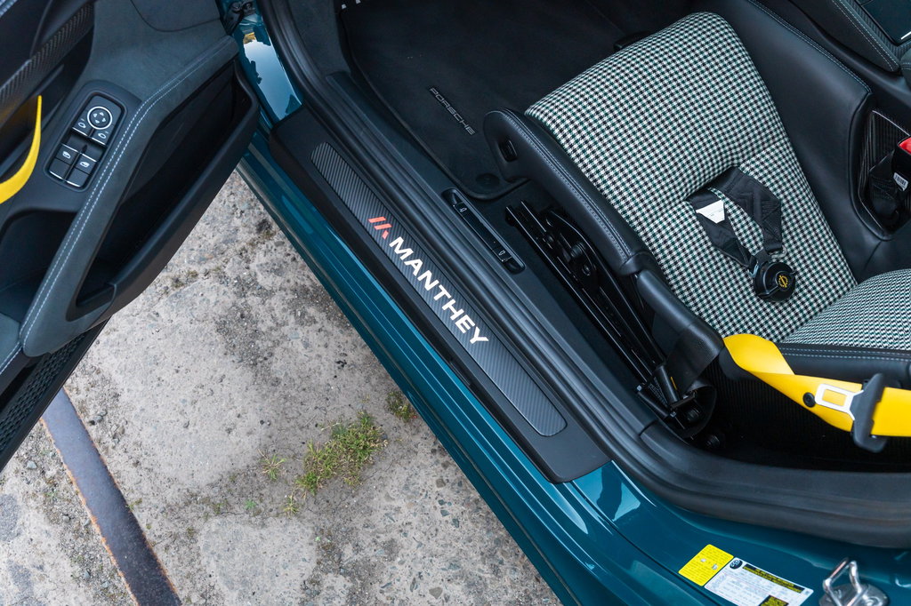 Porsche 718 Cayman GT4 RS