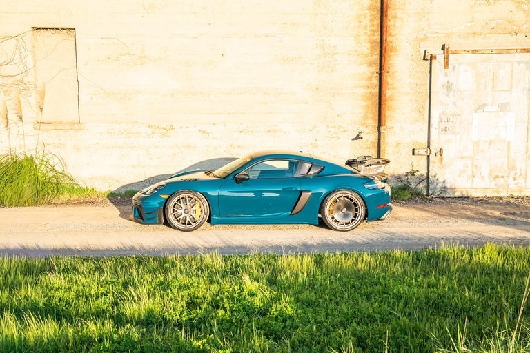 Porsche 718 Cayman GT4 RS