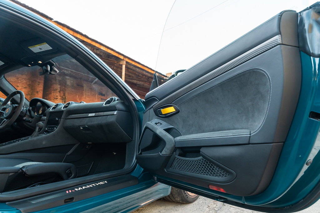 Porsche 718 Cayman GT4 RS