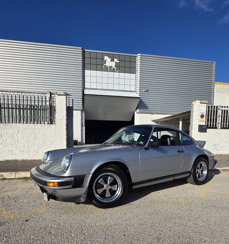 Porsche 911 Carrera (US)