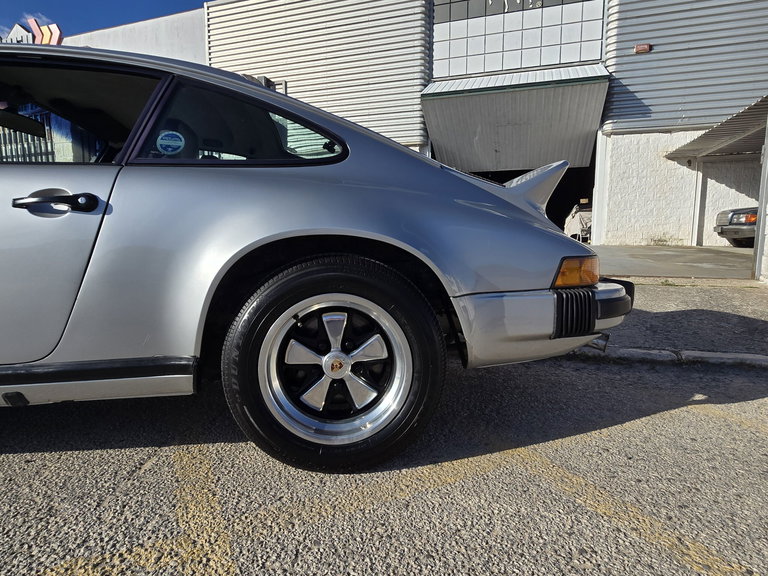 Porsche 911 Carrera (US)