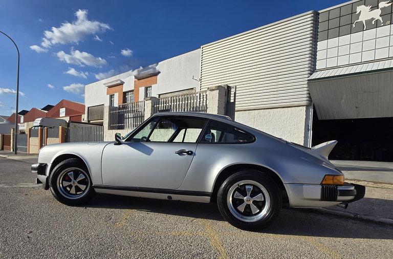 Porsche 911 Carrera (US)
