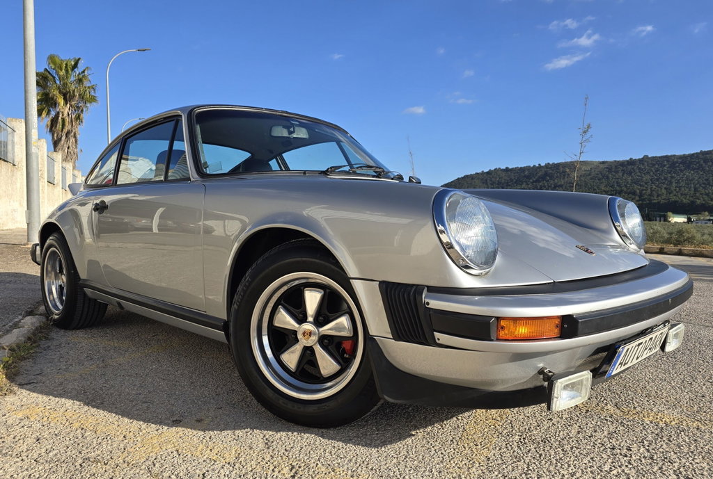 Porsche 911 Carrera (US)