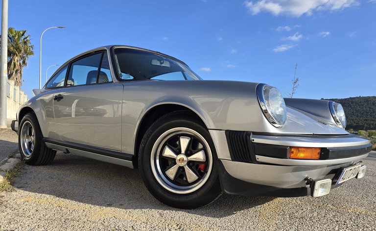Porsche 911 Carrera (US)