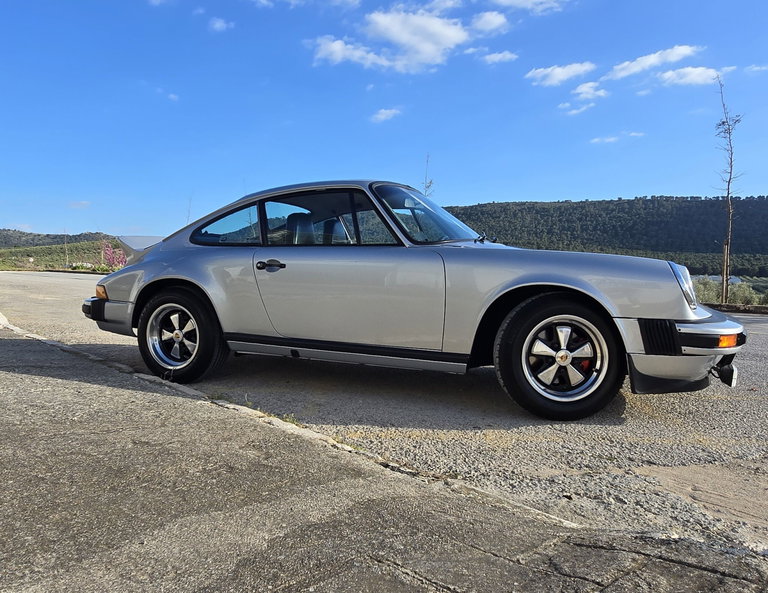 Porsche 911 Carrera (US)