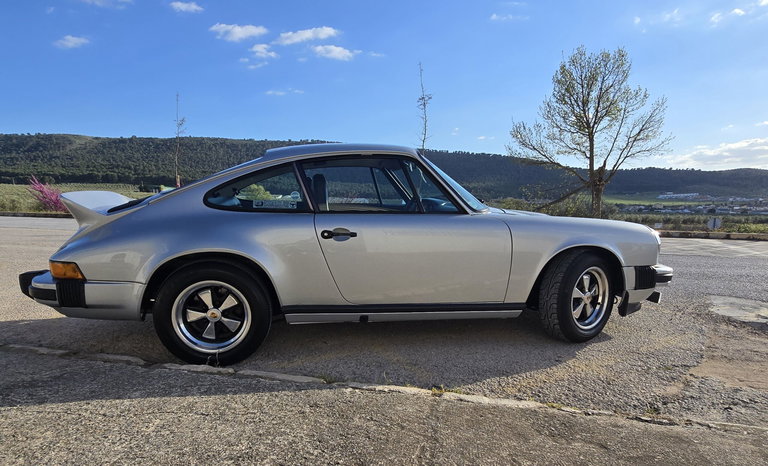 Porsche 911 Carrera (US)