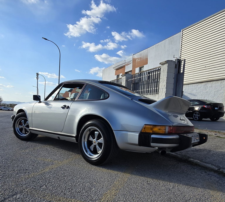 Porsche 911 Carrera (US)