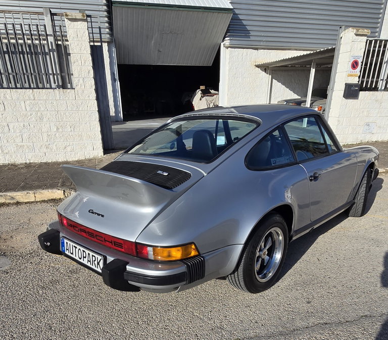 Porsche 911 Carrera (US)