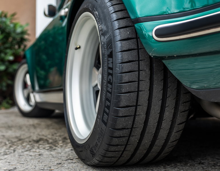 Porsche 911 Reimagined by Singer