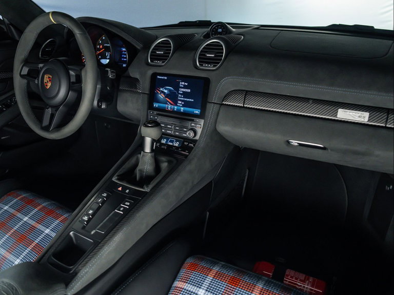 Porsche 718 Cayman GT4 RS