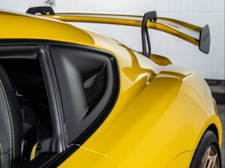 Porsche 718 Cayman GT4 RS