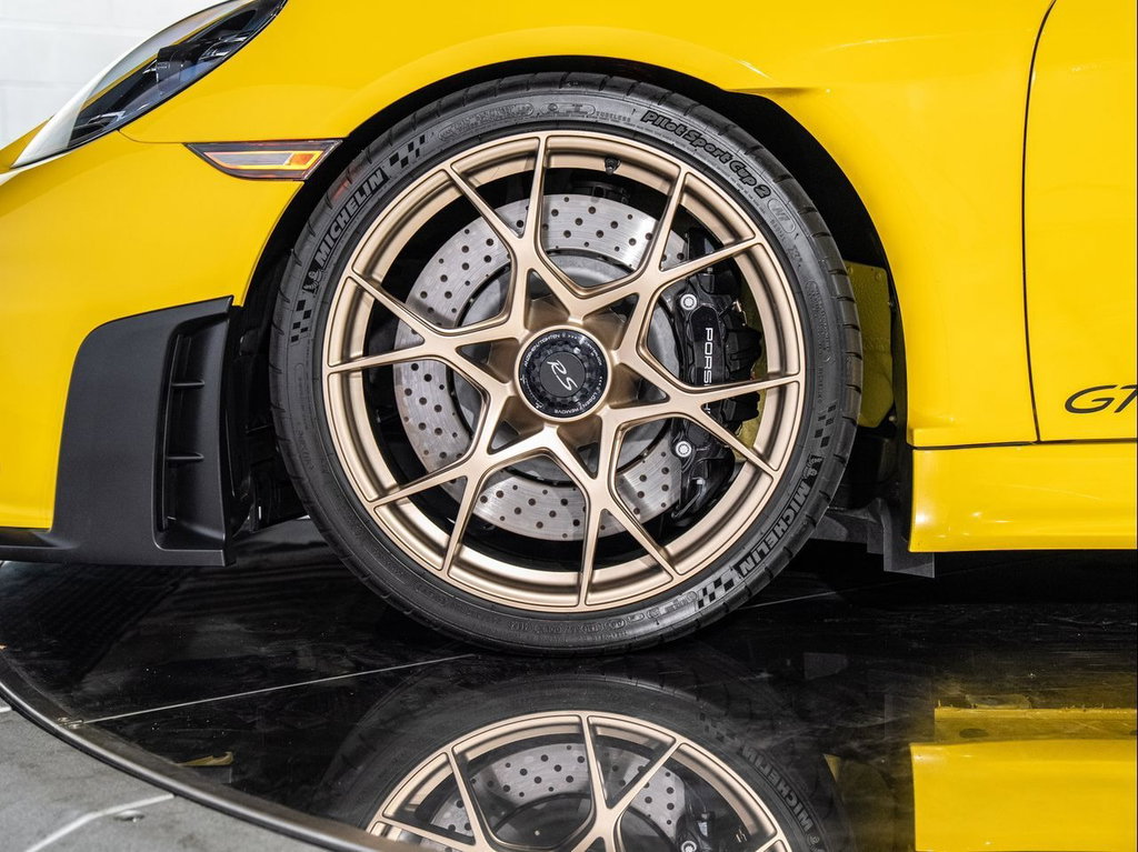 Porsche 718 Cayman GT4 RS