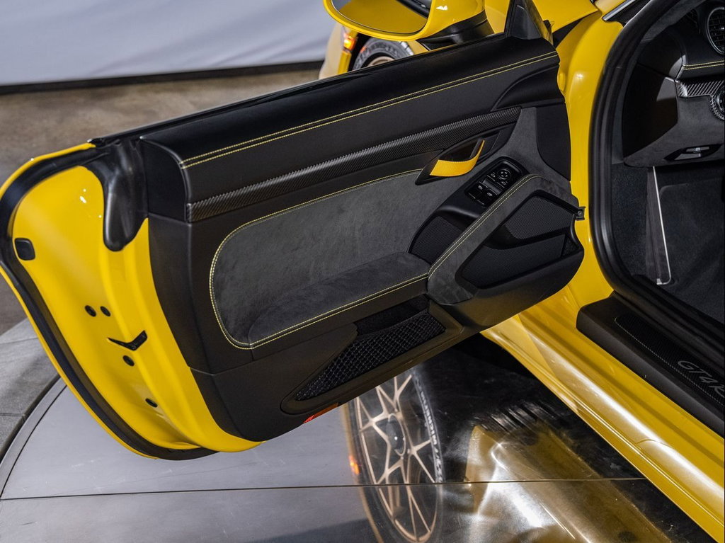 Porsche 718 Cayman GT4 RS