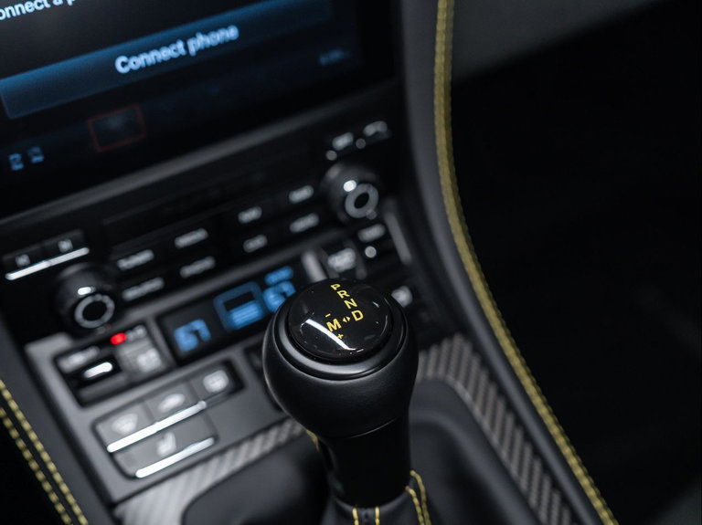 Porsche 718 Cayman GT4 RS