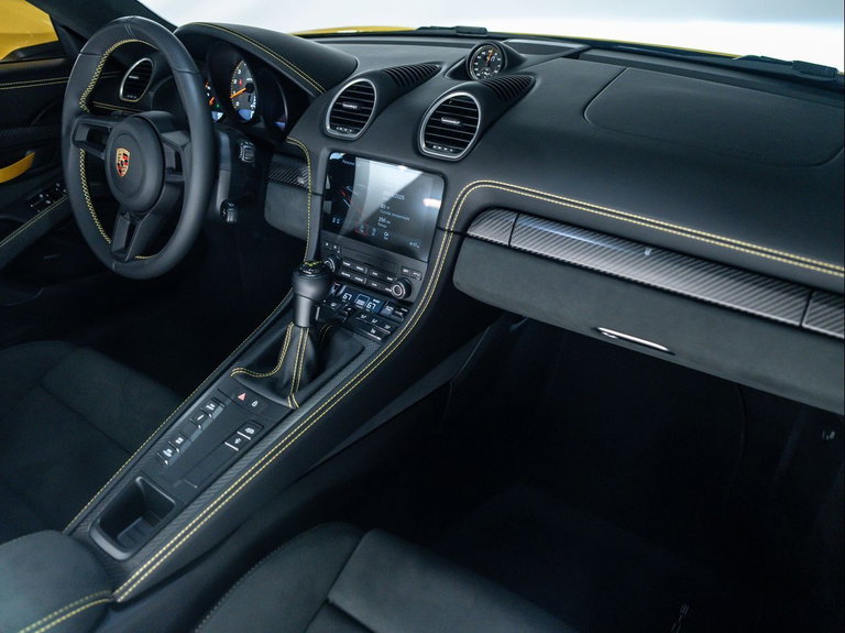 Porsche 718 Cayman GT4 RS