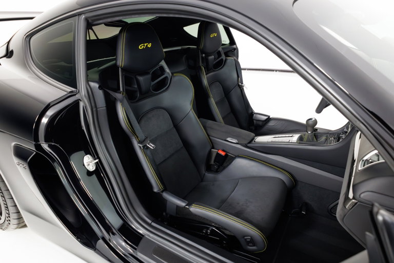 Porsche 981 Cayman GT4