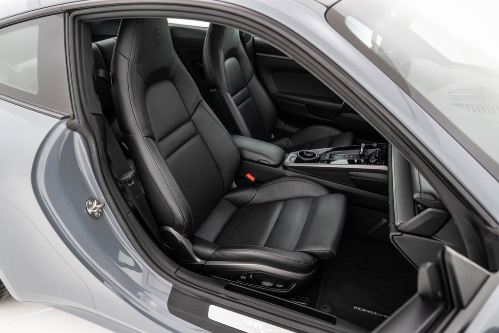 Porsche 992 Carrera