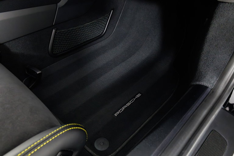 Porsche 981 Cayman GT4