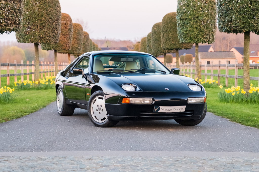 Porsche 928 S4