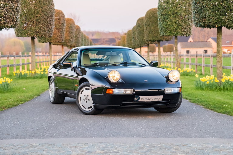 Porsche 928 S4