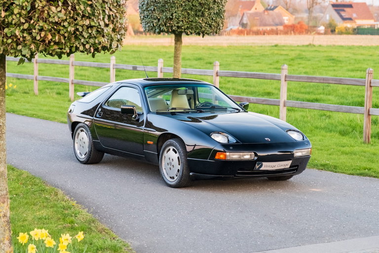 Porsche 928 S4