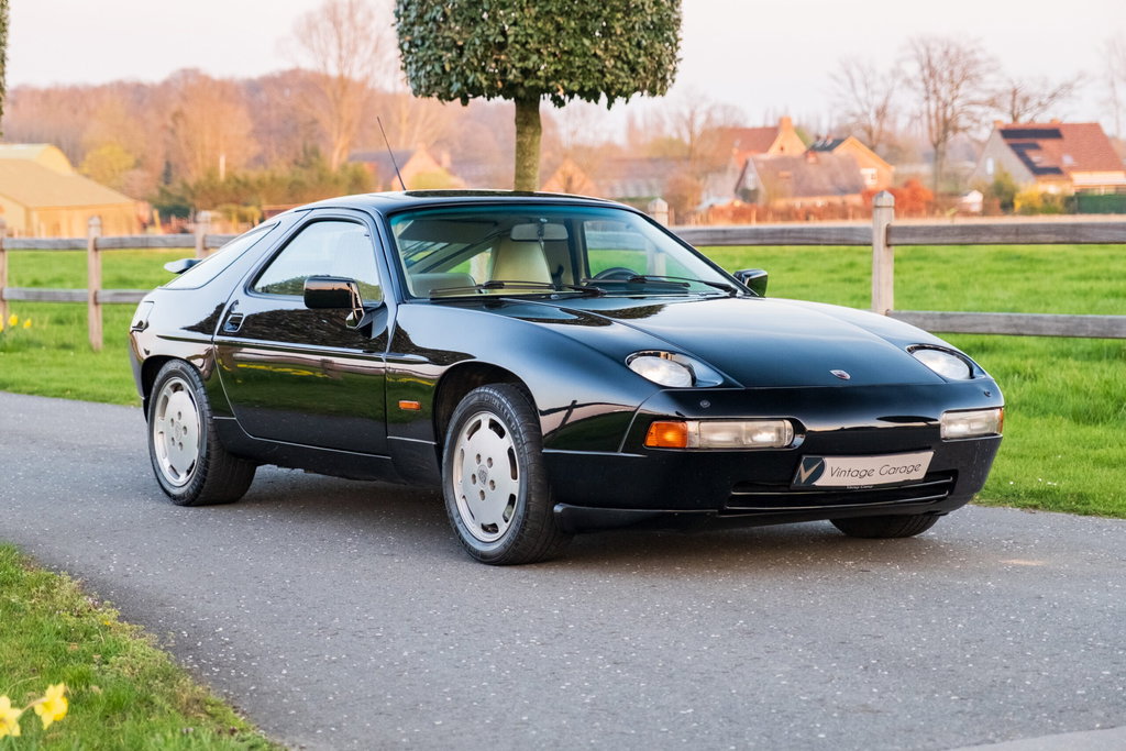 Porsche 928 S4