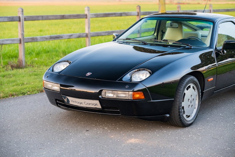 Porsche 928 S4