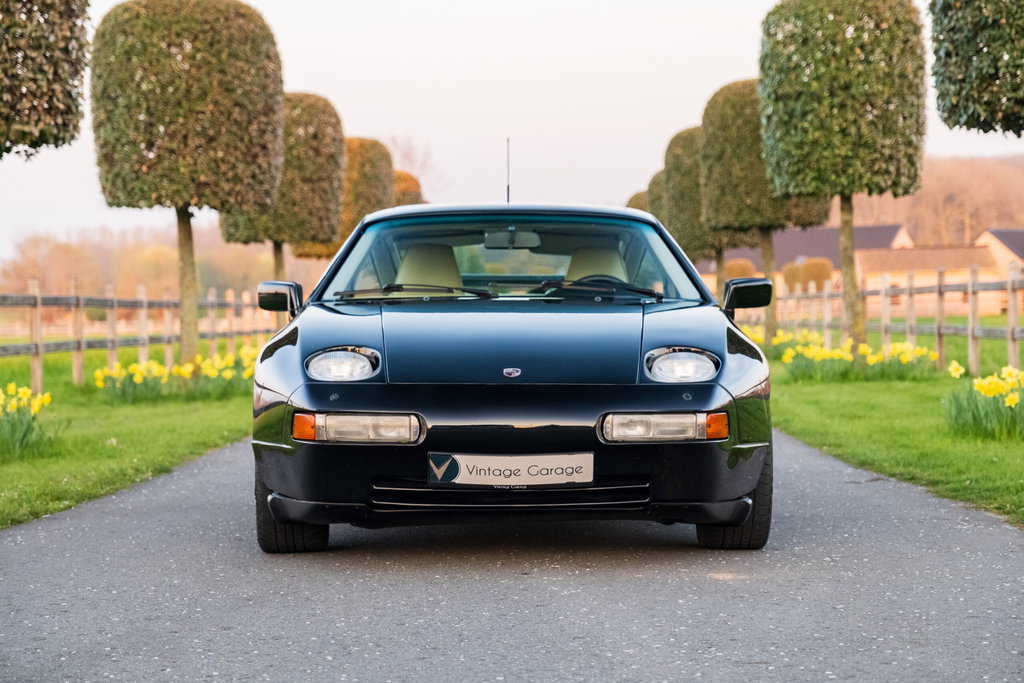 Porsche 928 S4