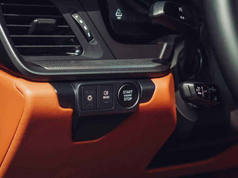 Porsche 992.2 Carrera 4S