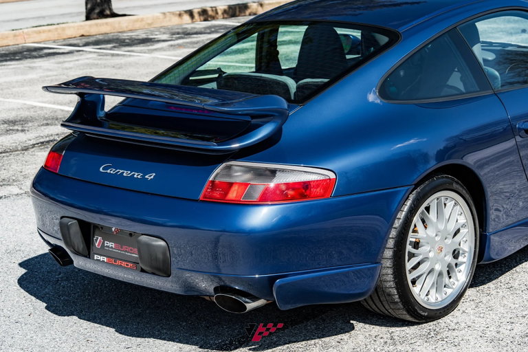 Porsche 996 Carrera 4