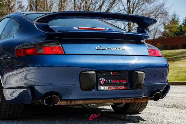 Porsche 996 Carrera 4