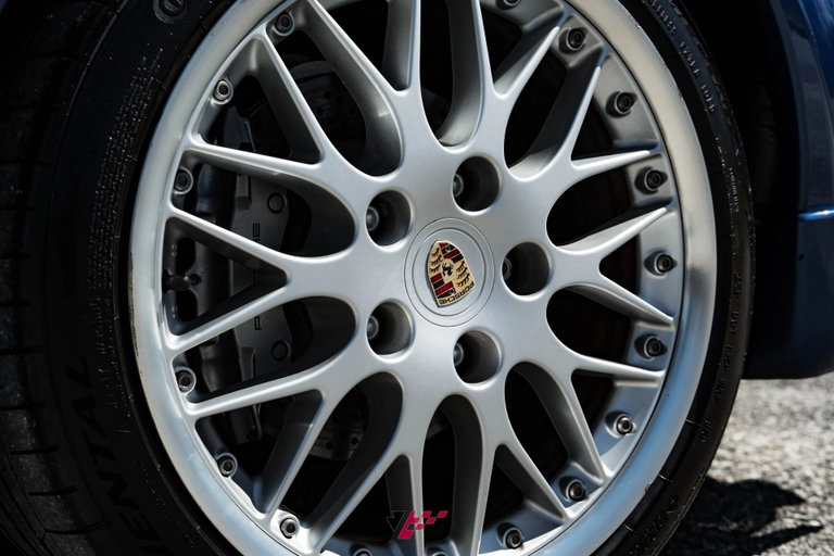 Porsche 996 Carrera 4