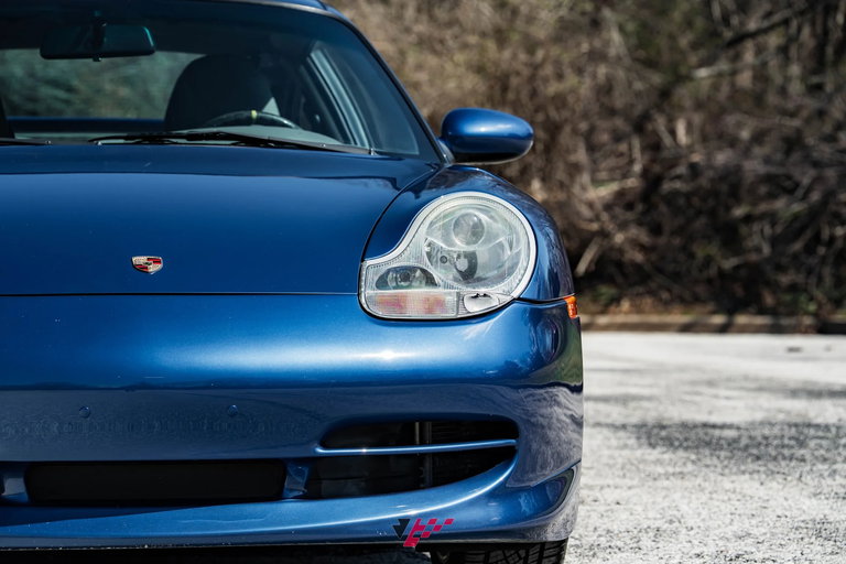 Porsche 996 Carrera 4