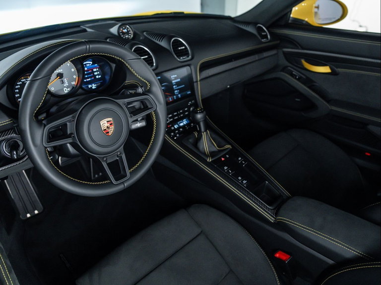 Porsche 718 Cayman GT4 RS