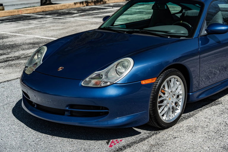Porsche 996 Carrera 4