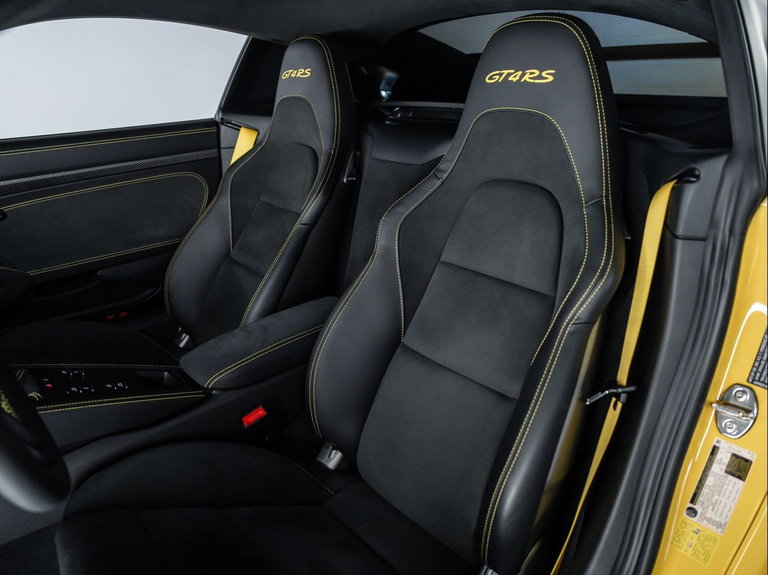 Porsche 718 Cayman GT4 RS