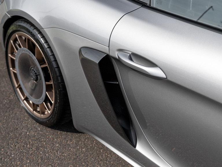 Porsche 718 Cayman GT4 RS