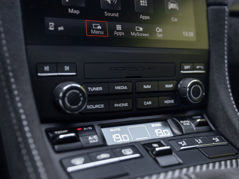 Porsche 718 Cayman GT4 RS