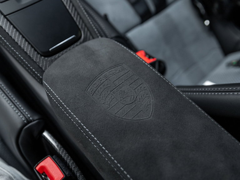 Porsche 718 Cayman GT4 RS