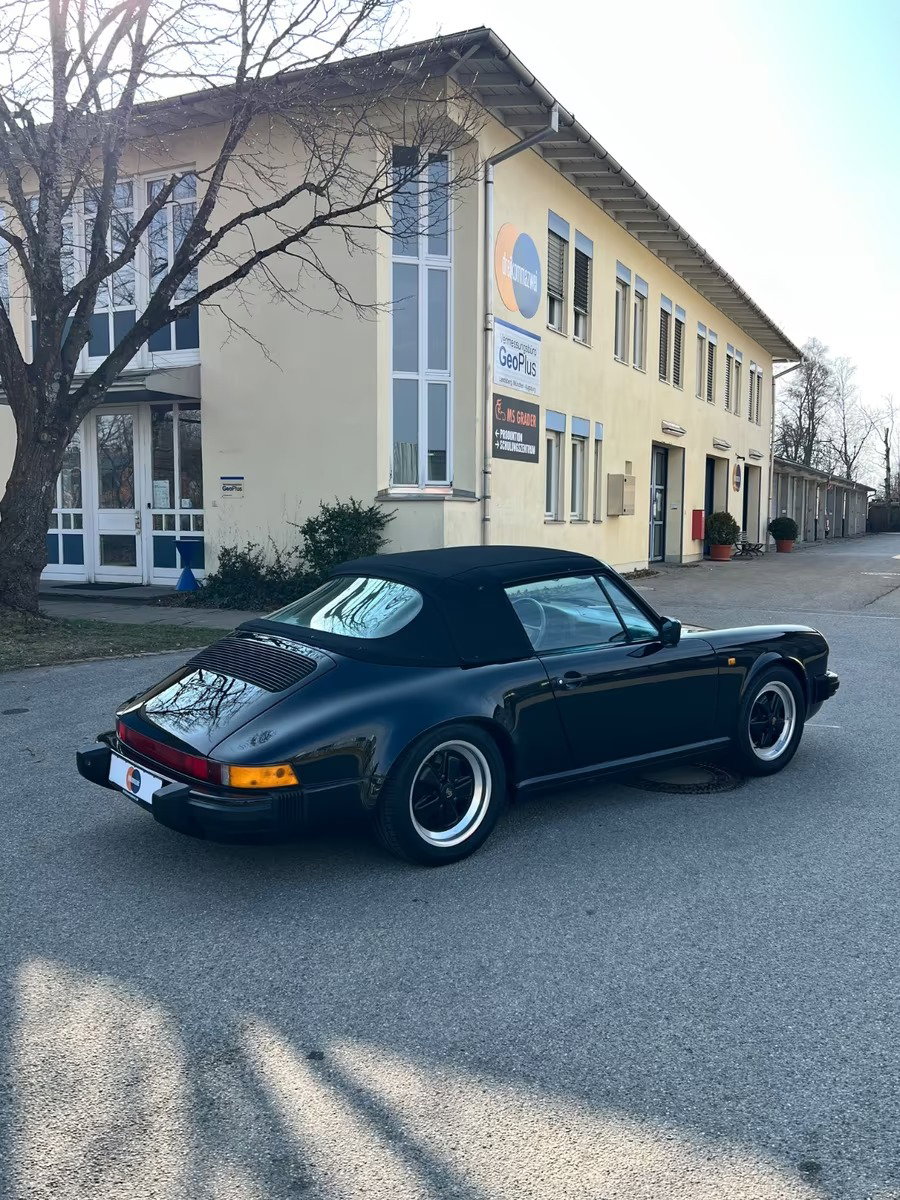 Porsche 911 Carrera 3.2