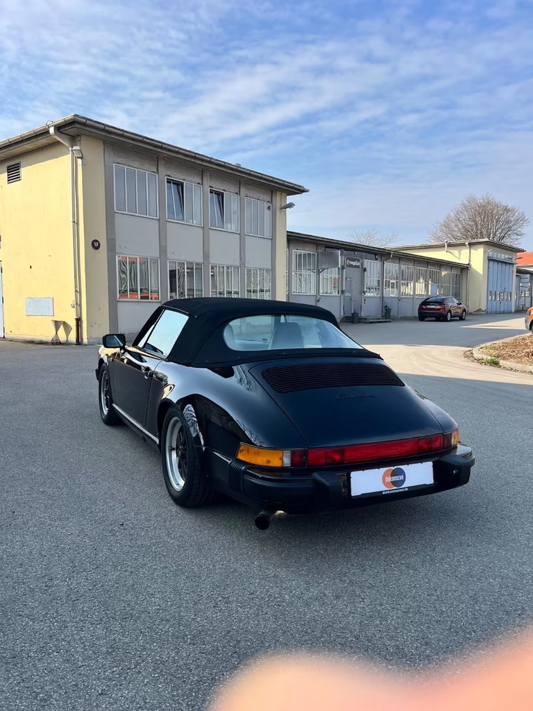 Porsche 911 Carrera 3.2