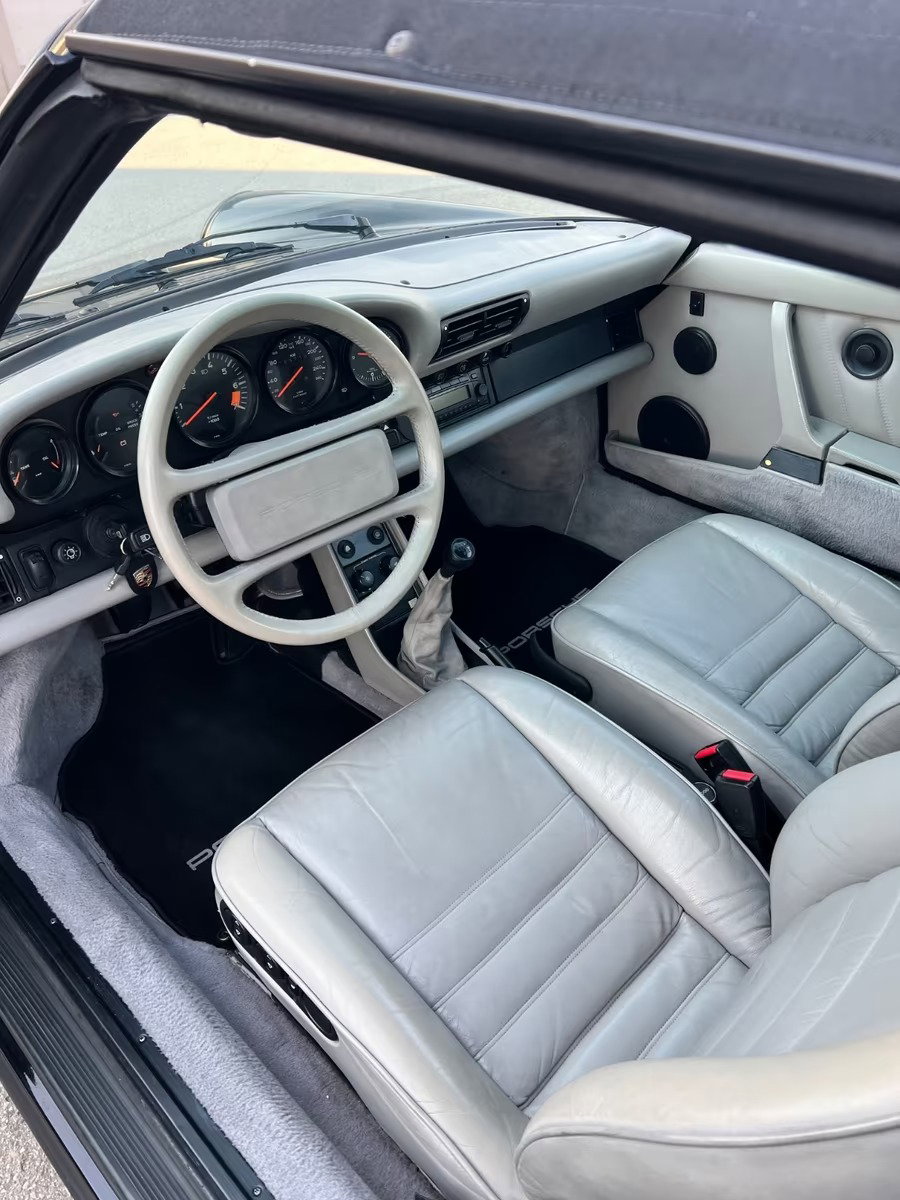 Porsche 911 Carrera 3.2