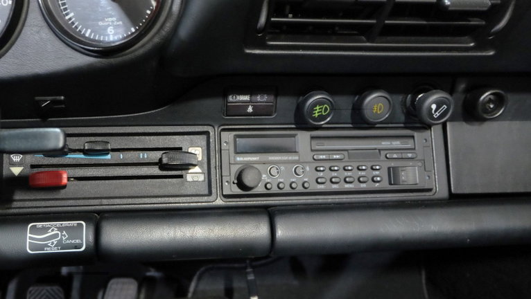 Porsche 911 Carrera 3.2 (US)