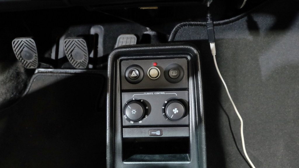 Porsche 911 Carrera 3.2 (US)