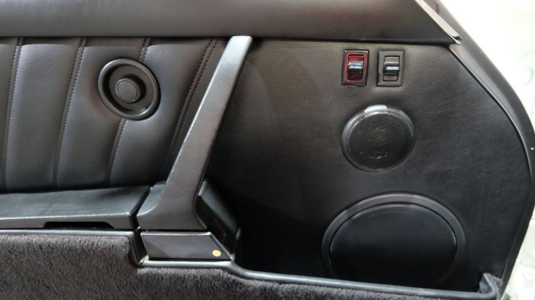 Porsche 911 Carrera 3.2 (US)