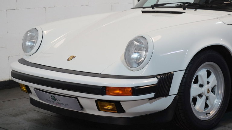 Porsche 911 Carrera 3.2 (US)