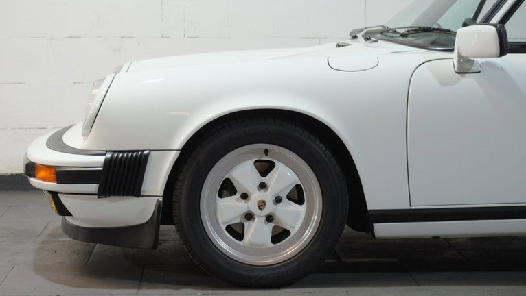 Porsche 911 Carrera 3.2 (US)