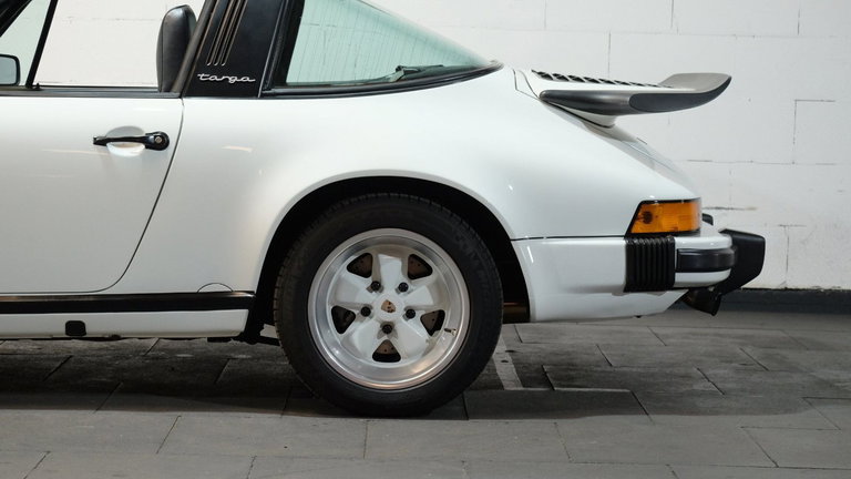 Porsche 911 Carrera 3.2 (US)