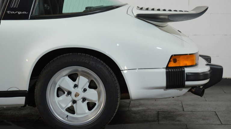 Porsche 911 Carrera 3.2 (US)