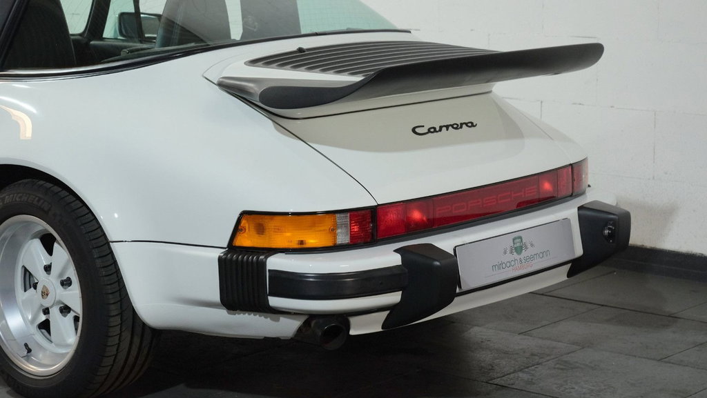 Porsche 911 Carrera 3.2 (US)